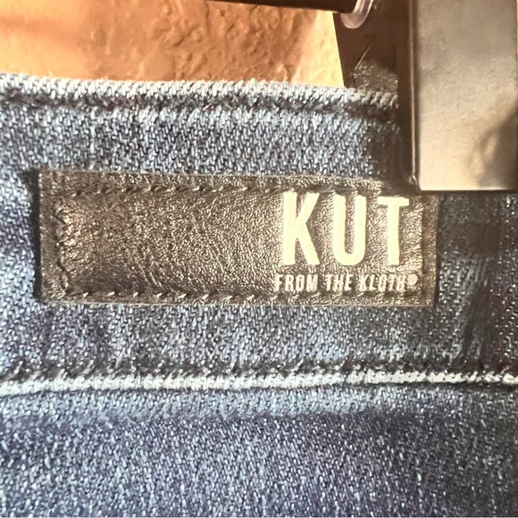Kut from the Kloth Catherine Distressed Boyfriend Jeans Size 2 - Picture 10 of 11